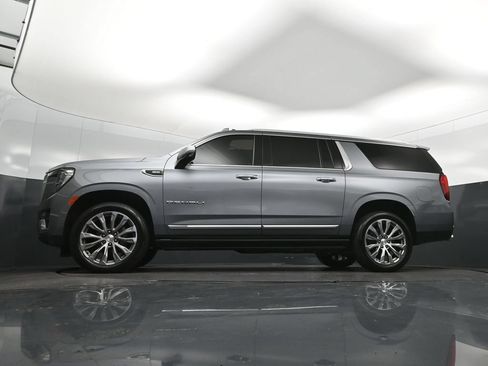 Used 2022 GMC Yukon XL Denali RWD image 39