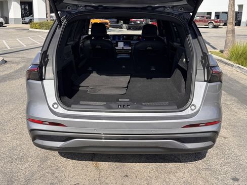 Used 2025 Lincoln Nautilus Reserve w/ Jet Appearance Package image 13