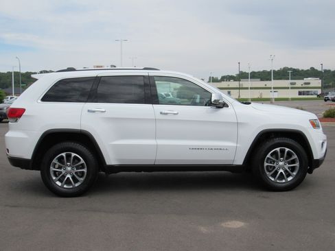 Used 2016 Jeep Grand Cherokee Limited AWD/4WD image 5