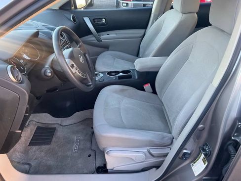 Used 2014 Nissan Rogue S w/ Convenience Package FWD image 6