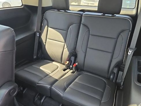 Used 2019 GMC Acadia Denali w/ Technology Package FWD image 10