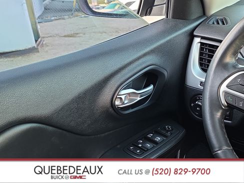 Used 2016 Jeep Cherokee Trailhawk w/ Trailer Tow Group AWD/4WD image 10