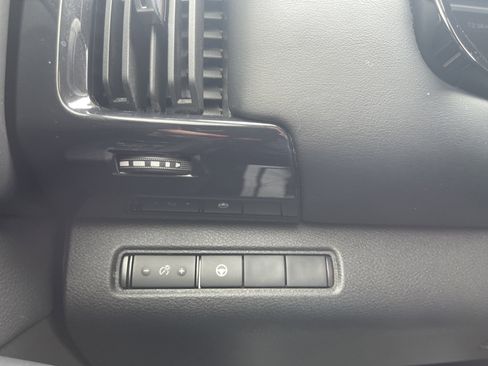 Used 2024 Nissan Pathfinder SV FWD image 21