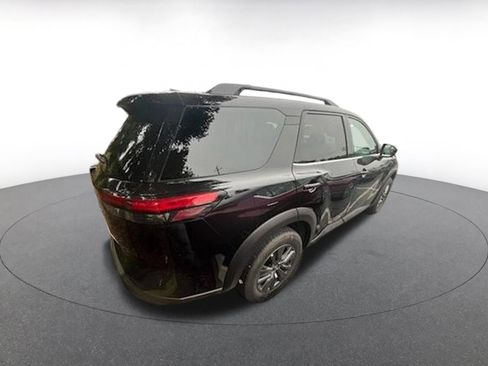 Used 2025 Nissan Pathfinder SV image 4