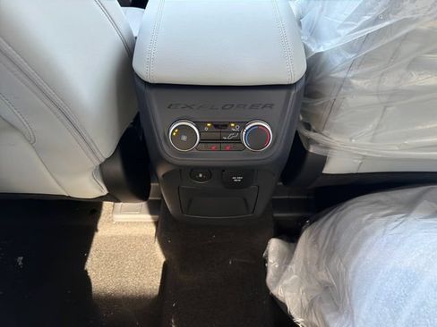 New 2026 Ford Explorer Platinum w/ LUX Leather Package AWD/4WD image 26