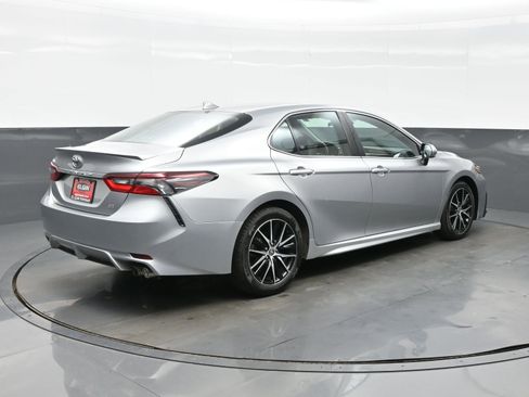 Used 2024 Toyota Camry SE FWD image 6