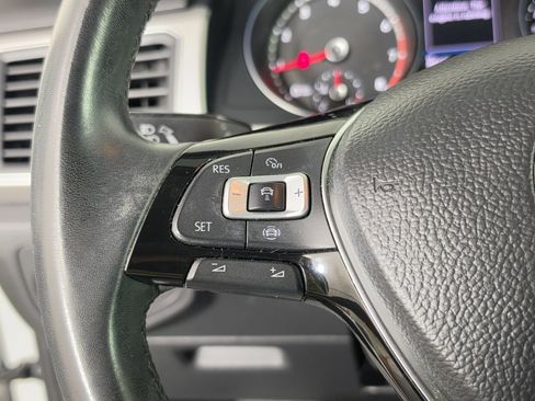 Used 2019 Volkswagen Atlas SE FWD image 19