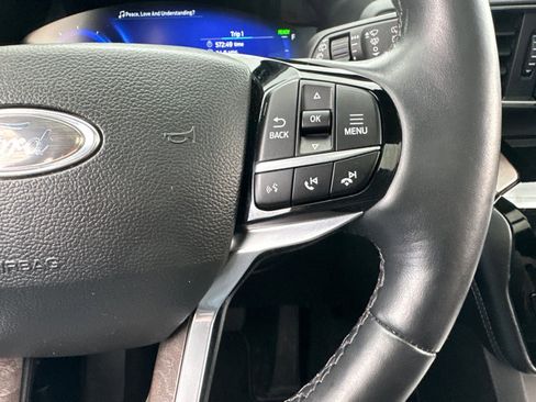 Used 2023 Ford Explorer Platinum image 21