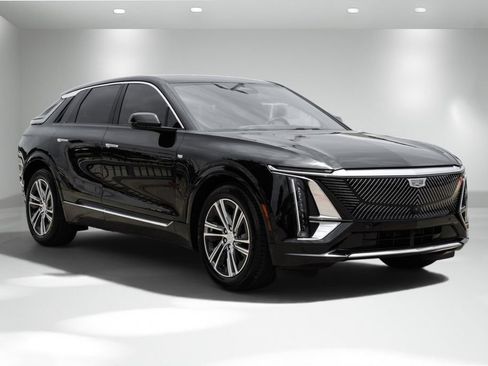 Used 2024 Cadillac Lyriq Luxury RWD image 5