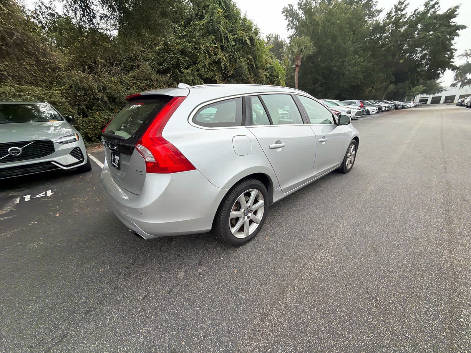 Used 2016 Volvo V60 T5 Platinum FWD image 15