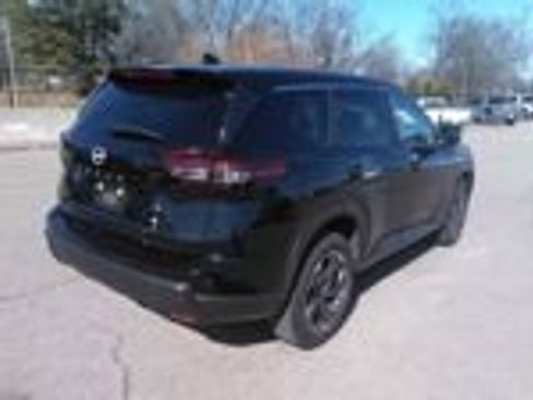 Used 2025 Nissan Rogue SV image 9
