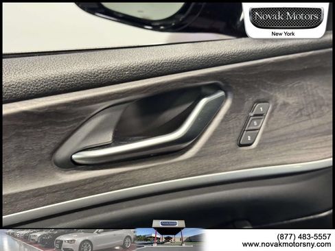 Used 2023 Jeep Grand Cherokee Limited AWD/4WD image 16