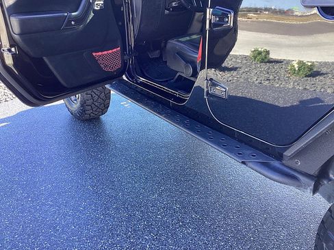 Used 2018 Jeep Wrangler Unlimited Rubicon image 10