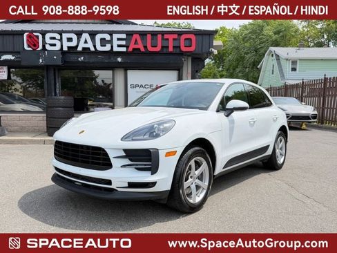Used 2020 Porsche Macan AWD/4WD image 1