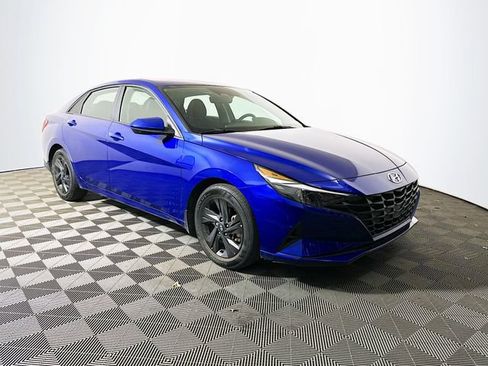 Used 2022 Hyundai Elantra SEL image 1