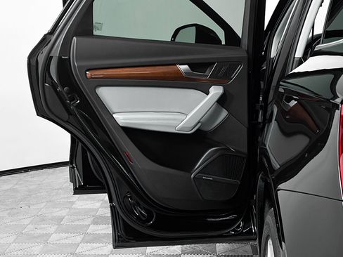 Certified 2022 Audi Q5 2.0T Premium Plus w/ Premium Plus Package image 17