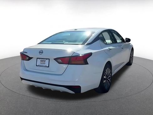 Used 2025 Nissan Altima 2.5 SV image 15