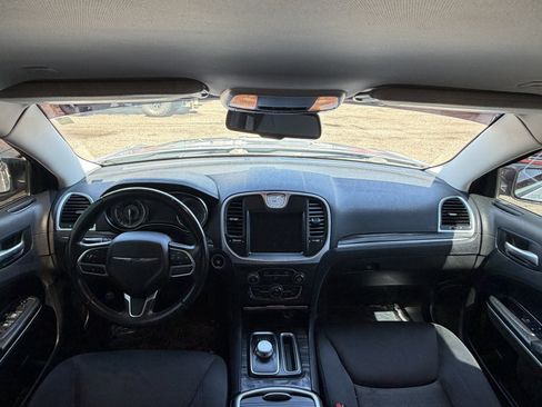 Used 2020 Chrysler 300 Touring w/ Sport Appearance Package RWD image 8