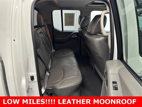 Used 2019 Nissan Frontier SL image 16