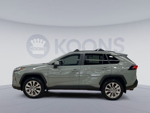 Used 2023 Toyota RAV4 XLE Premium image 7