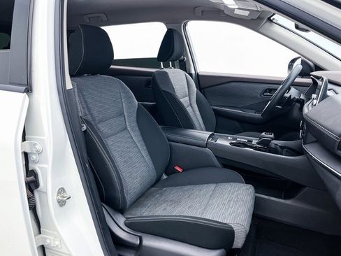 Used 2021 Nissan Rogue S image 31