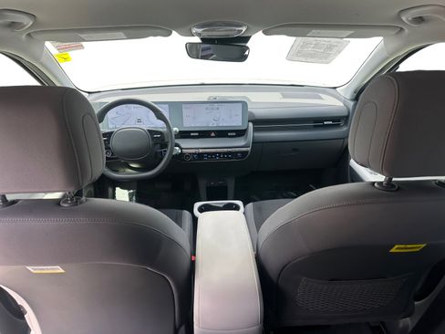 Used 2024 Hyundai Ioniq 5 SE RWD image 9