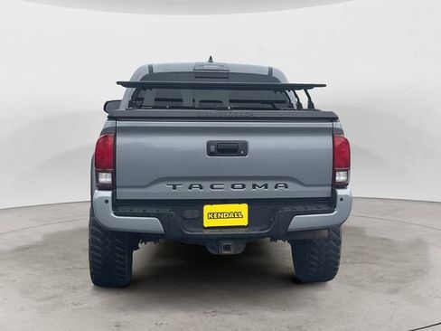 Used 2019 Toyota Tacoma TRD Off-Road w/ Technology Package image 4