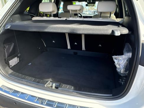 Used 2025 Mercedes-Benz GLA 250 4MATIC image 9