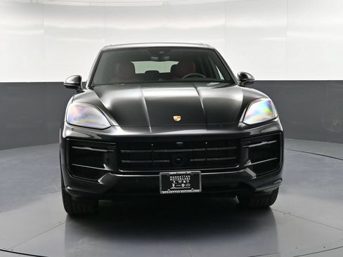 Certified 2025 Porsche Cayenne S AWD/4WD image 11