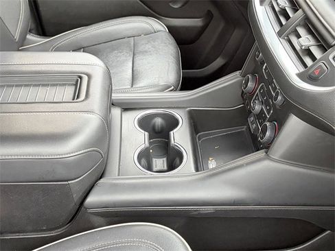 Used 2023 Chevrolet Suburban Premier image 6