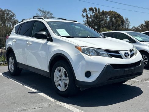 Used 2015 Toyota RAV4 LE FWD image 2