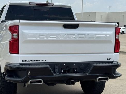 Used 2023 Chevrolet Silverado 1500 LT Trail Boss w/ Convenience Package II AWD/4WD image 8