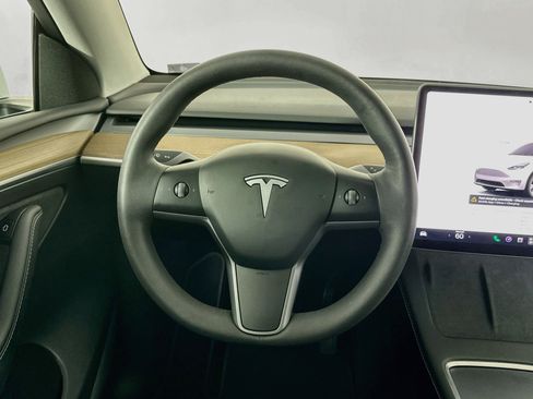 Used 2023 Tesla Model Y Long Range AWD/4WD image 16
