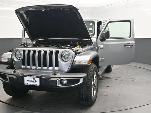 Used 2018 Jeep Wrangler Unlimited Sahara AWD/4WD image 44