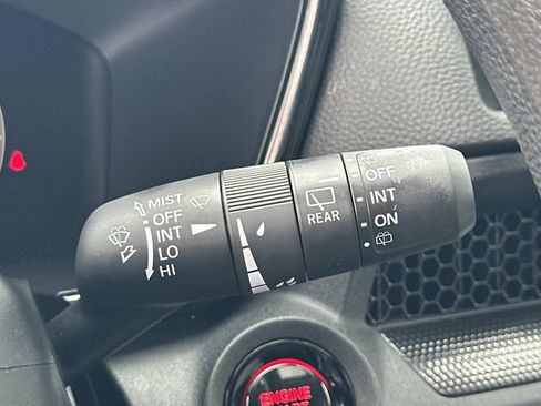 Used 2025 Honda CR-V EX image 11