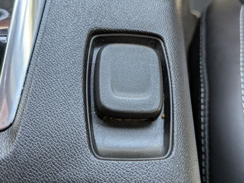 Used 2020 Chevrolet Camaro SS RWD image 21