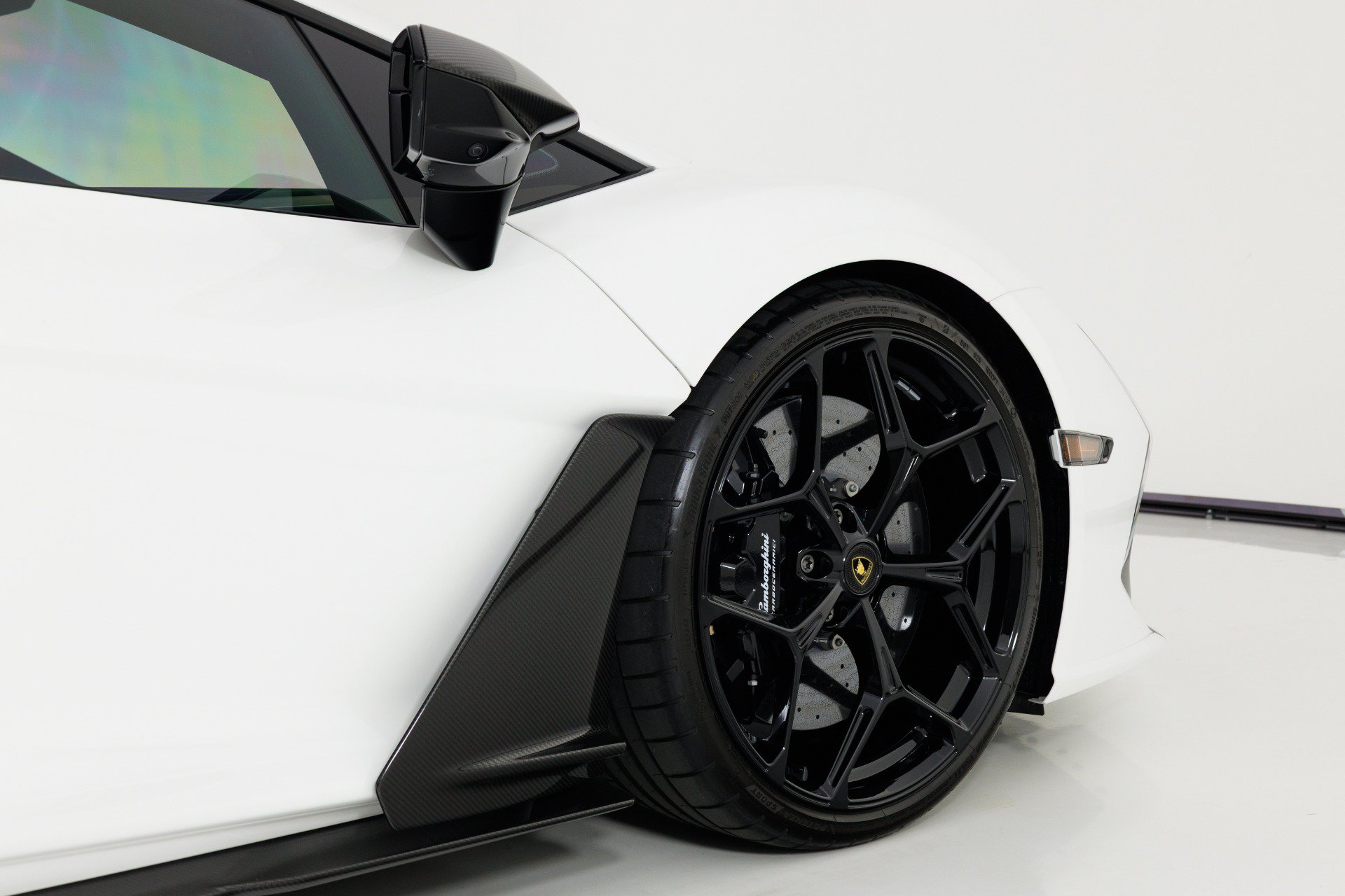 Used 2024 Lamborghini Revuelto AWD/4WD image 71