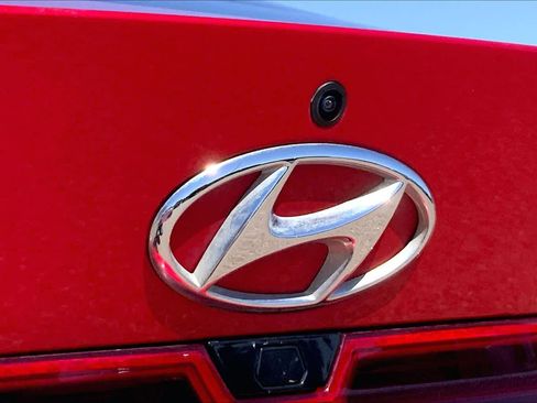 Used 2023 Hyundai Elantra SEL w/ Preferred Accessory Package FWD image 31