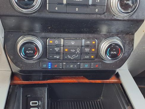Used 2019 Ford F250 King Ranch w/ King Ranch Ultimate Package AWD/4WD image 19