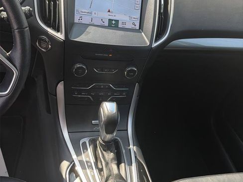 Used 2016 Ford Edge SEL w/ Equipment Group 201A AWD/4WD image 8
