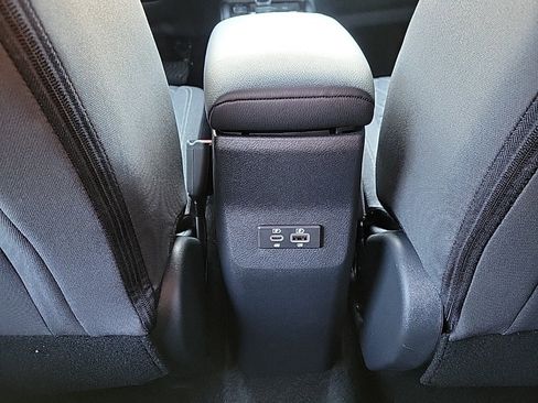 Used 2025 Nissan Kicks SV w/ Charging Package image 18