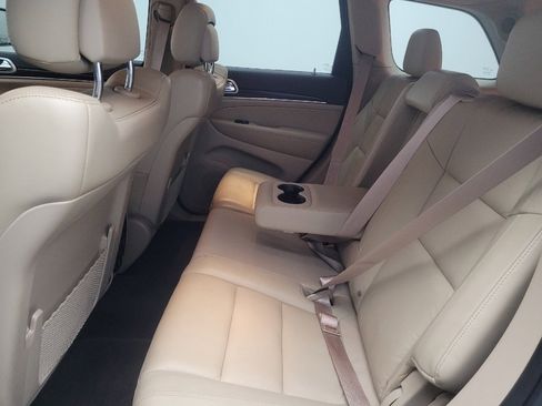 Used 2018 Jeep Grand Cherokee Limited image 18
