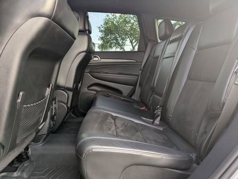 Used 2019 Jeep Grand Cherokee Altitude image 14