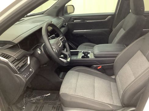 Used 2025 GMC Acadia Elevation FWD image 15