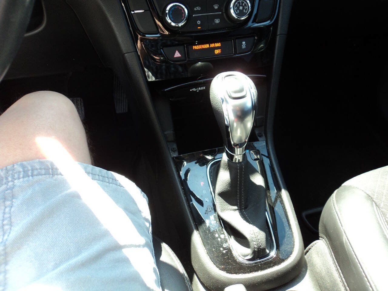 Used 2022 Buick Encore Preferred AWD/4WD image 14