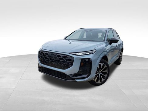 New 2026 Audi Q3 quattro 2.0T AWD/4WD image 3