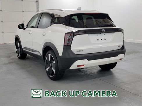 Used 2025 Nissan Kicks SR image 5