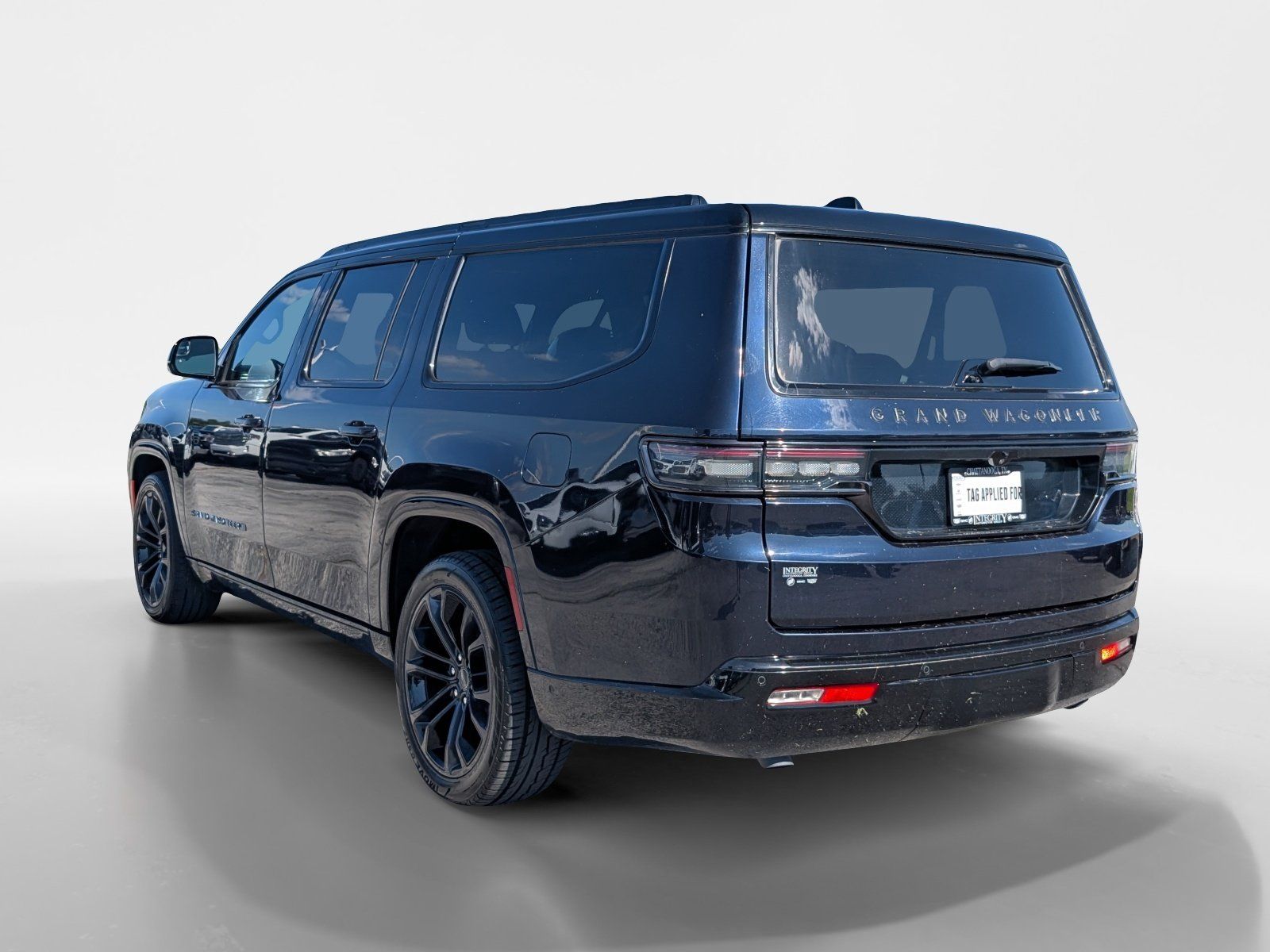 Used 2024 Jeep Grand Wagoneer L Series II AWD/4WD image 4