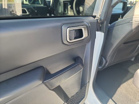 New 2026 Ford Bronco Outer Banks w/ Sasquatch Package image 17