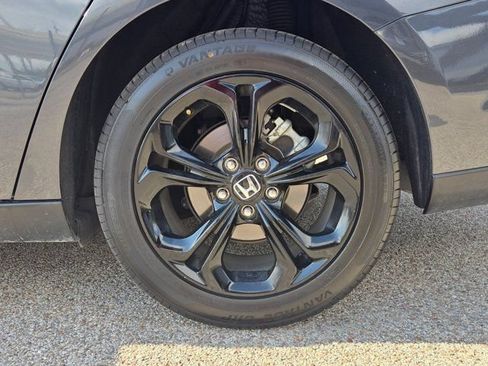 Used 2025 Honda Accord SE image 32